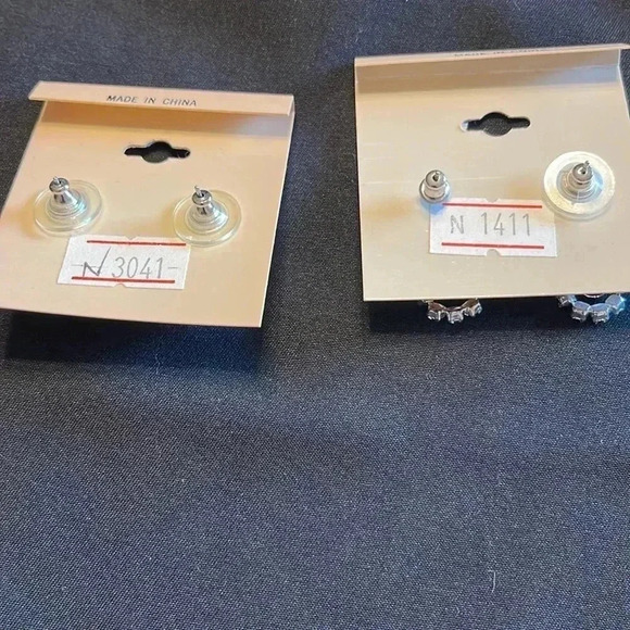 2 pairs VTG Charlestone Austrian Crystal Surgical Steel Post Earrings - NEW- - Picture 2 of 2